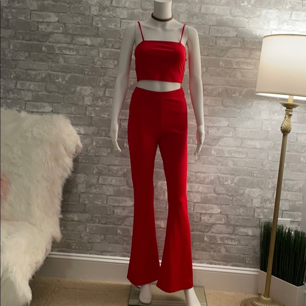 Red 2-piece pantsuit